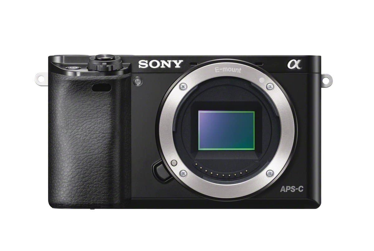 Sony A6000 - Best hybrid AF camera for beginners