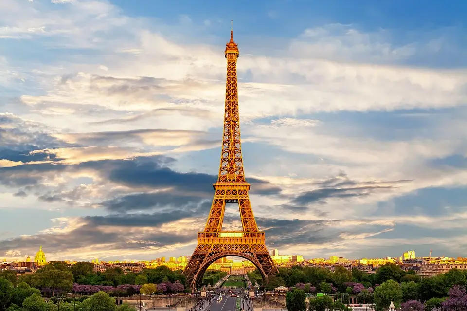 Eiffel Tower commonly used for geographic branding