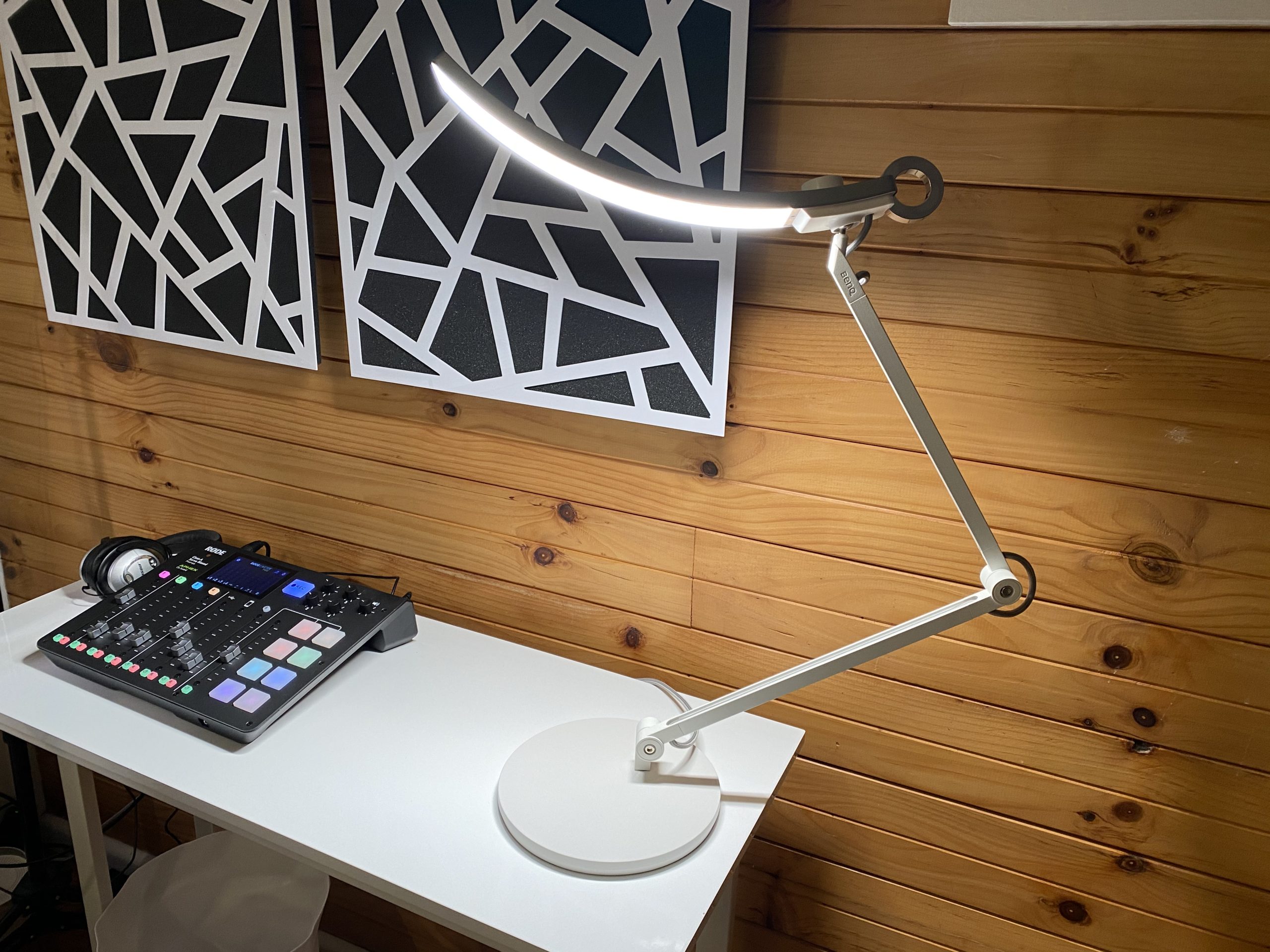 BenQ ScreenBar Plus Review: Best Desk Lamp For Mac - iOS Hacker