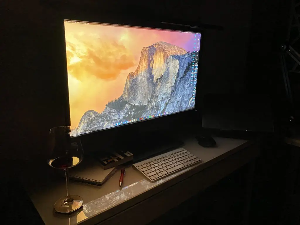 BenQ ScreenBar Halo LED Monitor Light Review - Little Day Out