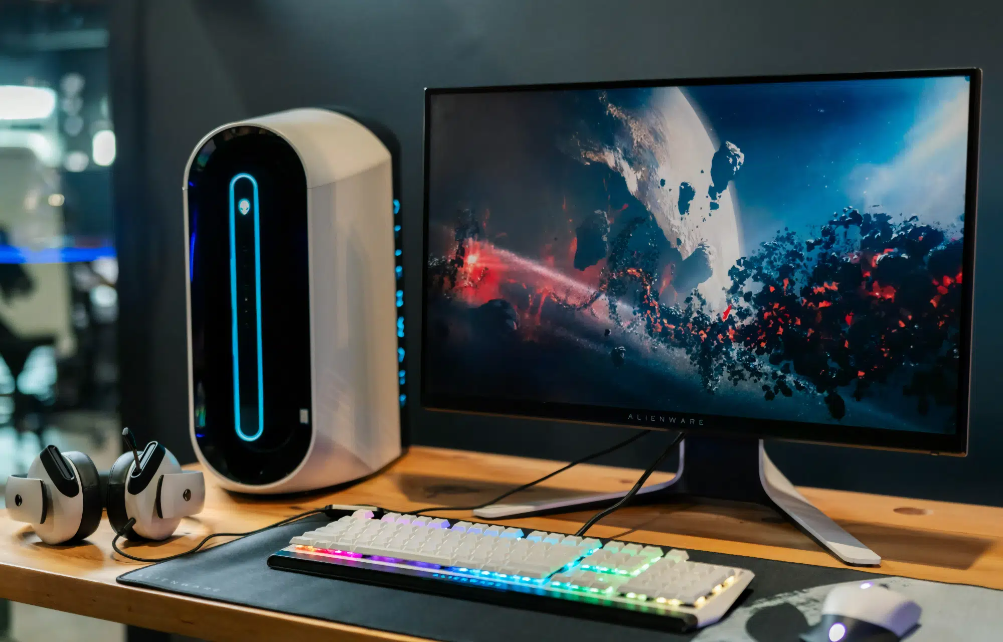 Best 5k and 8k monitors