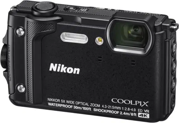 Mejores cámaras de apuntar y disparar - Nikon CoolPix W300