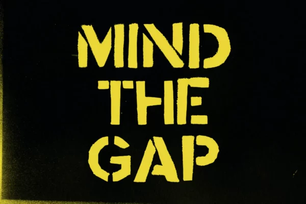 Stencil font Mind the Gap